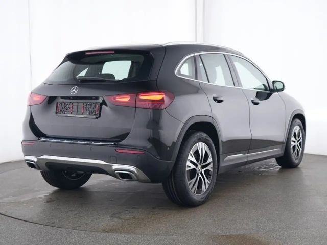 Mercedes-Benz GLA 180 Progressive