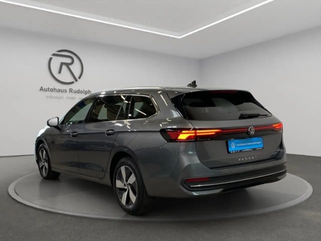 Volkswagen Passat 1.5 eTSI Business DSG Variant