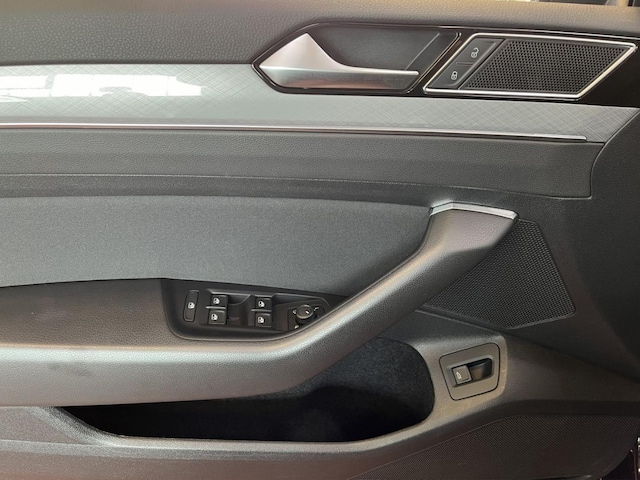 Volkswagen Passat Business R-Line Variant