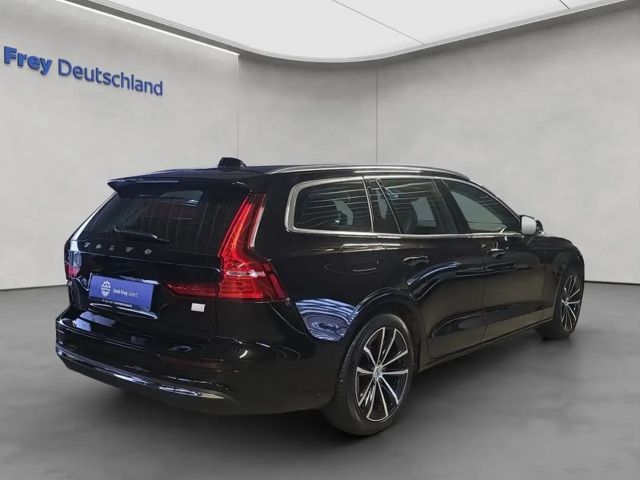 Volvo V60 AWD Core Recharge T6