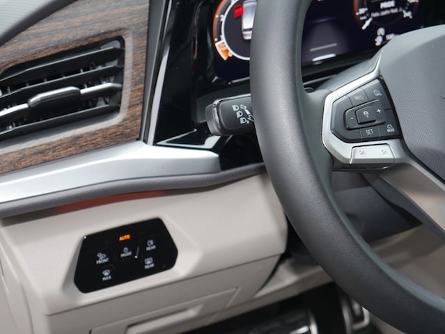 Volkswagen Multivan 2.0 TSI DSG Lang T7