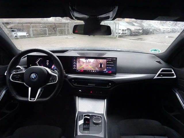 BMW 330 330e M-Sport Touring xDrive