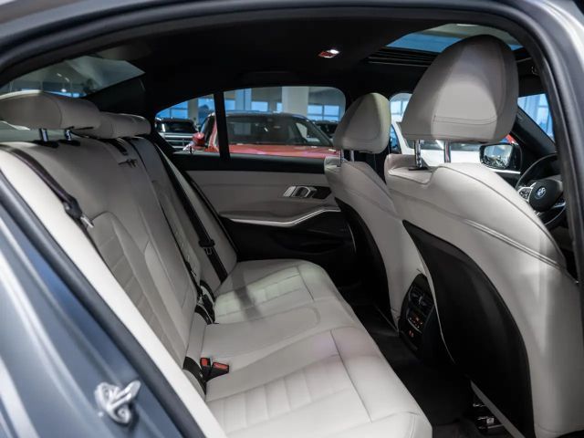 BMW 330 330i M-Sport Sedan xDrive