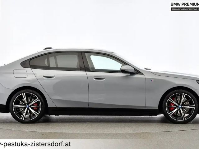 BMW i5 Sedan