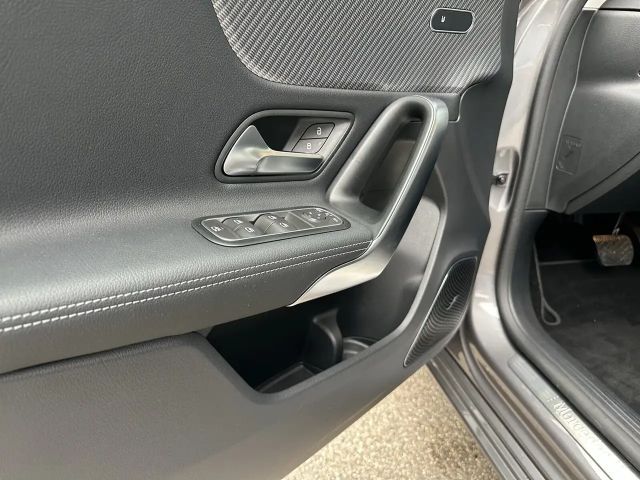 Mercedes-Benz A 180 A 180 Kompakt LED*CAM*MBUX*BURMESTER*TOTWINKEL