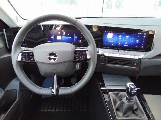 Opel Astra 1.2 Turbo Enjoy Turbo