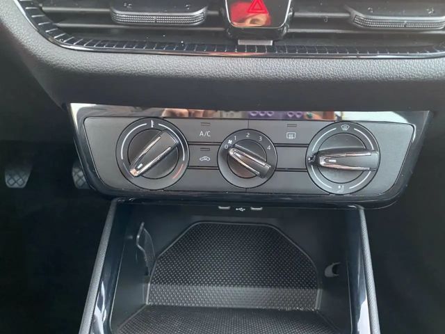 Skoda Fabia 1.0 MPI Essence+WERKSGARANTIE+PDC+ISOFIX+