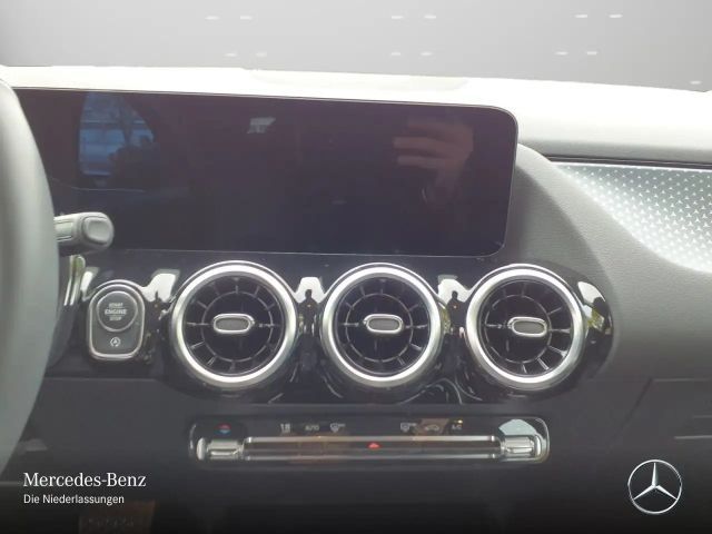 Mercedes-Benz B 200 Progressive Sedan