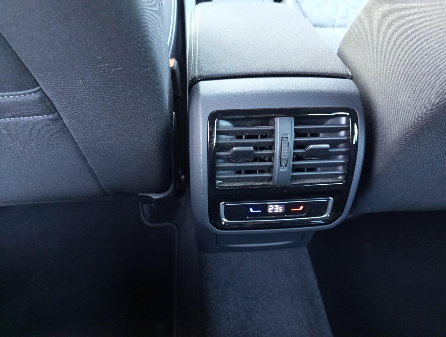 Volkswagen Passat 2.0 TDI Business DSG Variant