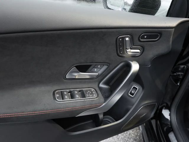 Mercedes-Benz A 35 AMG 4MATIC AMG Line