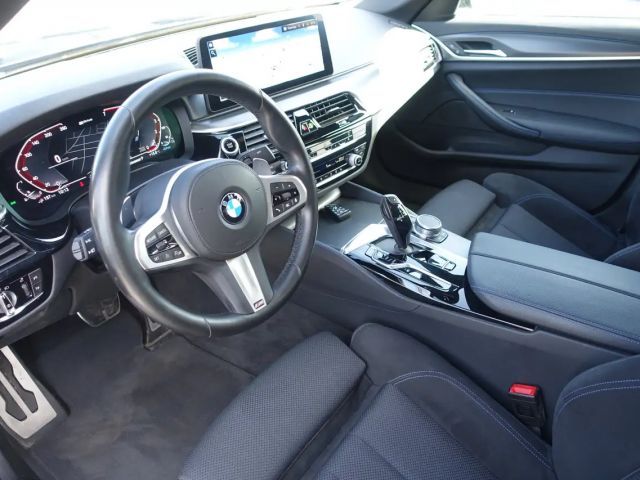 BMW 530 530e M-Sport Sedan xDrive