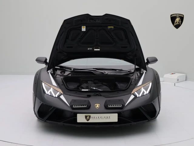Lamborghini Huracan n Sterrato MY24 I NERO NEMESIS MATT I AD PERSONAM I