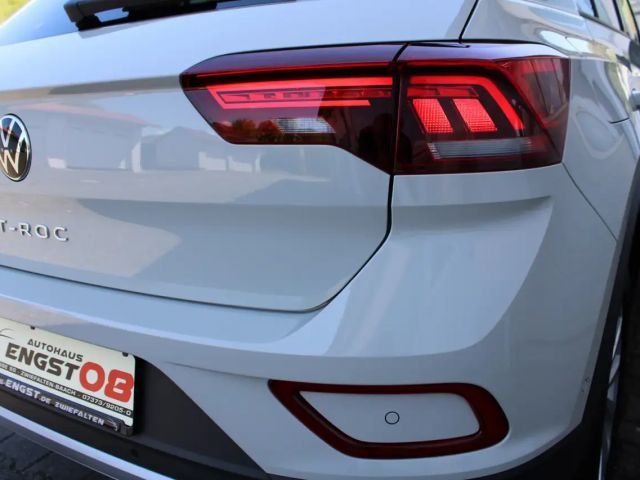 Volkswagen T-Roc Life 1.5 l TSI DSG AHK NAV LED Ladeboden Verkehrsz