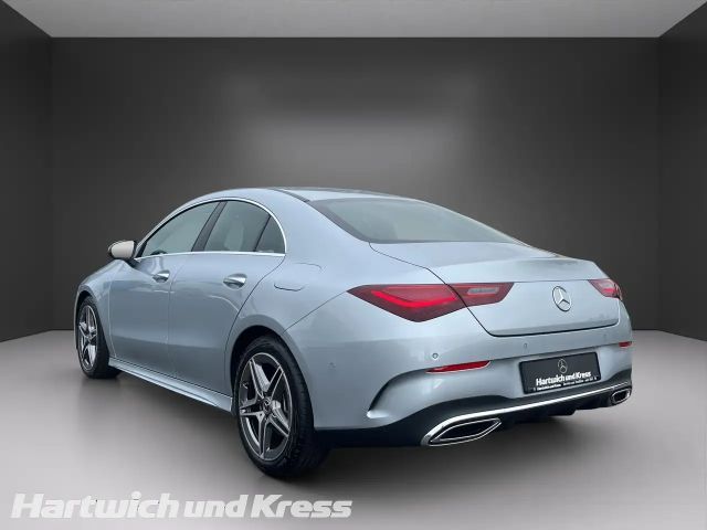 Mercedes-Benz CLA 200 AMG Line Sedan