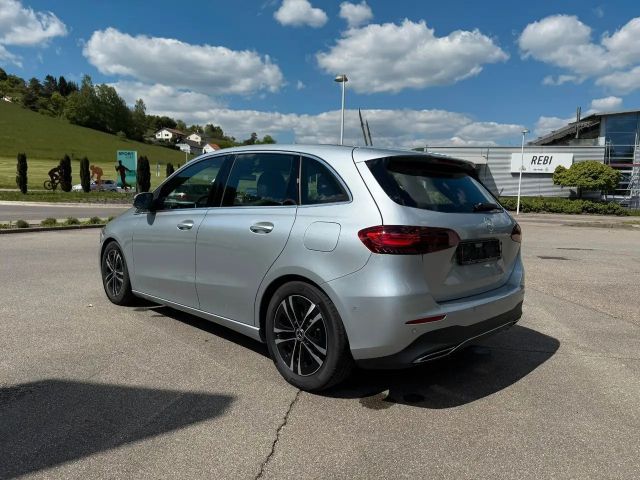 Mercedes-Benz B 180 Totwinkel / Winter-Paket / Kamera /  MBUX