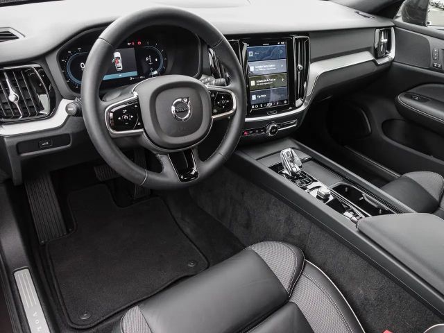 Volvo V60 Cross Country AWD Plus