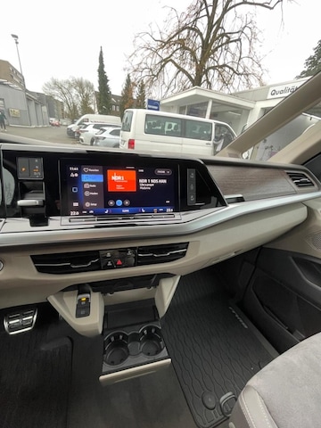 Volkswagen Multivan Lang Style T7