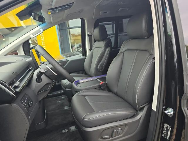 Hyundai Staria Signature