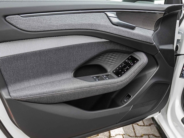 Audi A6 Avant Quattro S-Tronic