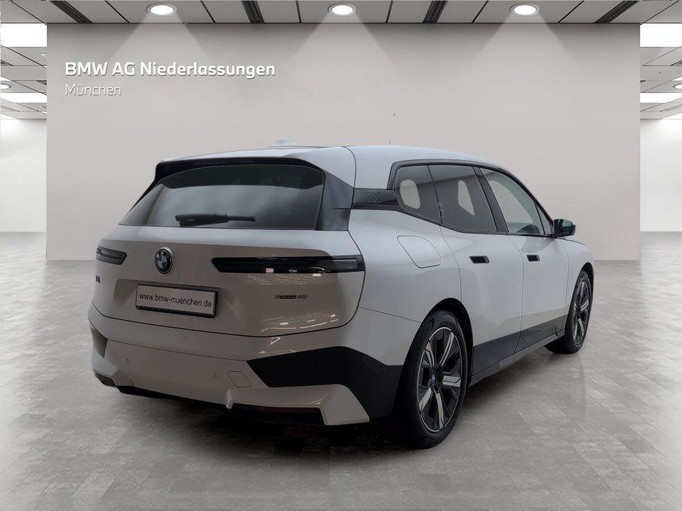 BMW iX xDrive40