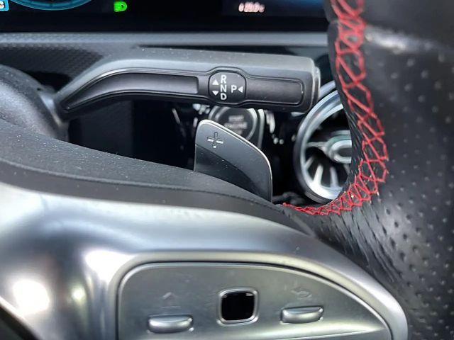 Mercedes-Benz A 250 A 250 e