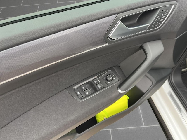 Volkswagen Touran DSG Highline R-Line