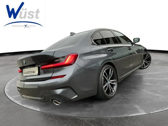 BMW 320 320i M-Sport Sedan