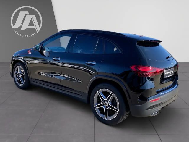 Mercedes-Benz GLA 180 AMG Line