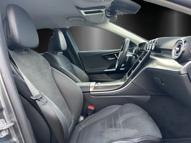 Mercedes-Benz C 200 AMG Line Sedan