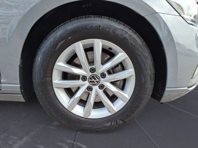 Volkswagen Passat 1.5 TSI Business DSG Variant