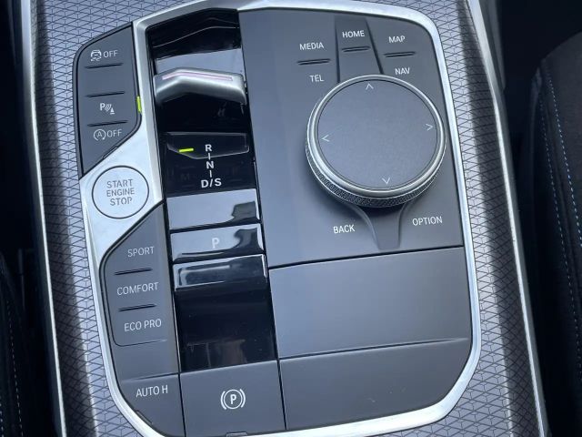 BMW 330 330i M-Sport xDrive