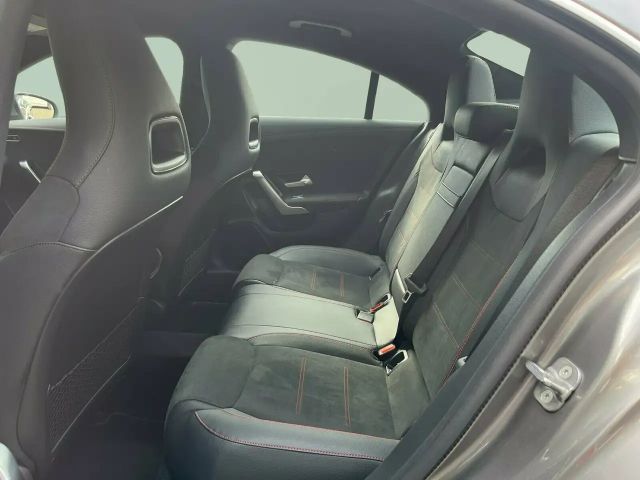 Mercedes-Benz CLA 200 AMG Line Coupé