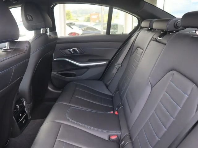 BMW 330 330i M-Sport Sedan xDrive