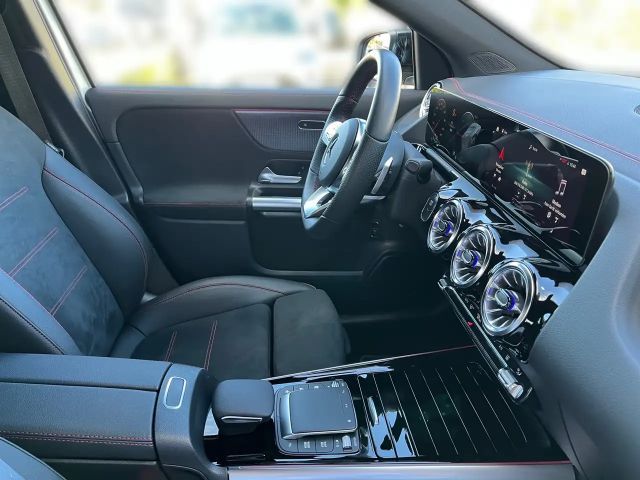 Mercedes-Benz EQA 300 4MATIC AMG Line