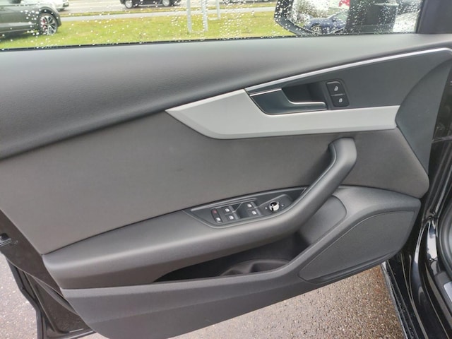 Audi A4 30 TDI Avant S-Tronic