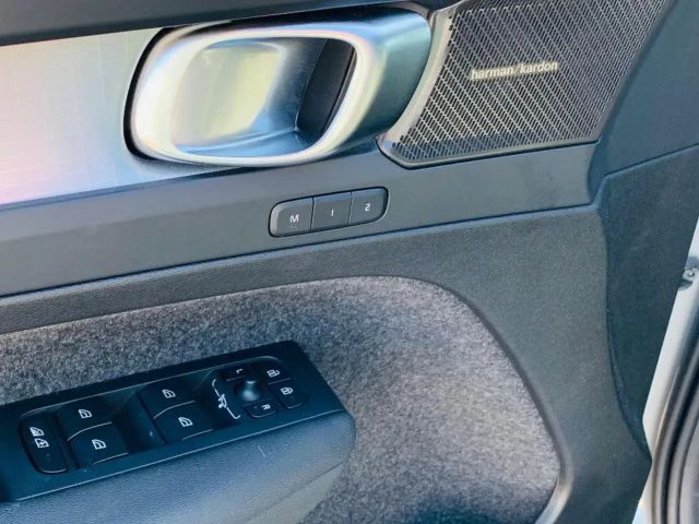 Volvo XC40 Dark Plus