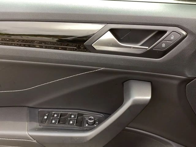 Volkswagen T-Roc 1.5 TSI DSG R-Line