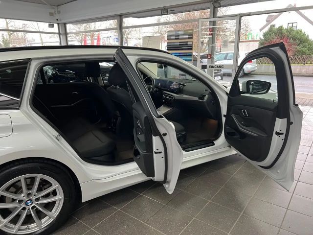 BMW 320 320d Touring xDrive