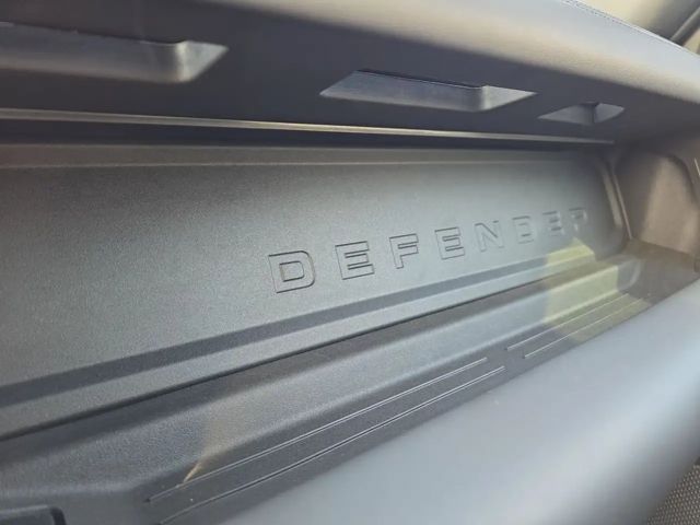 Land Rover Defender 110