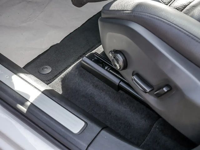 Volvo XC60 AWD Dark Plus