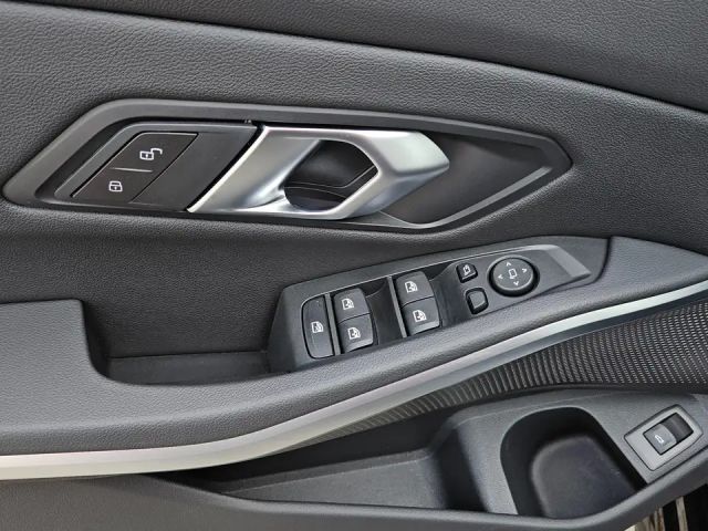 BMW 330 330i Touring xDrive