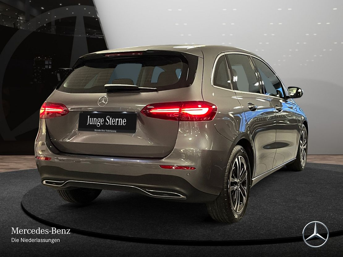 Mercedes-Benz B 200 Sedan