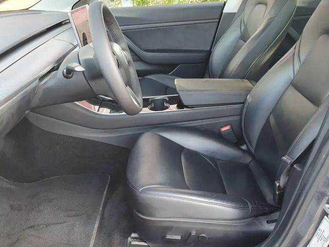 Tesla Model 3 RWD Standard Range