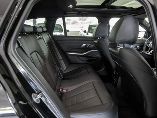 BMW 320 320d M-Sport Touring xDrive