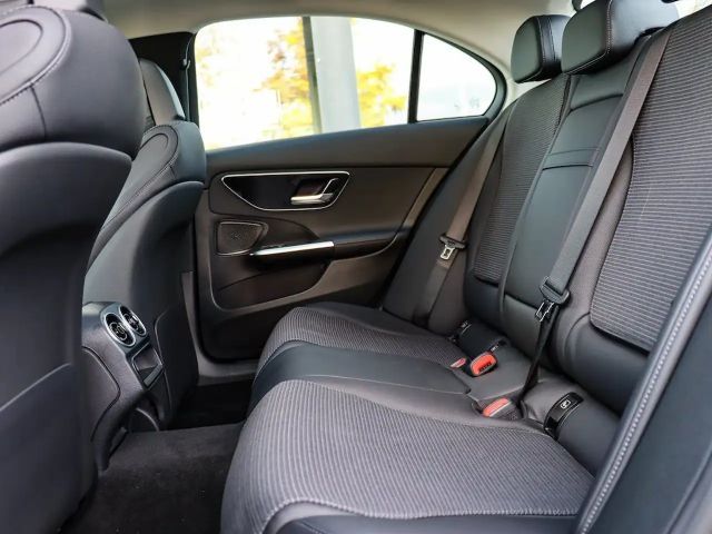 Mercedes-Benz C 200 AVANTGARDE C 200 d Sedan