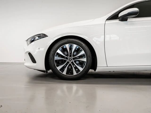 Mercedes-Benz A 180 A 180 d Style