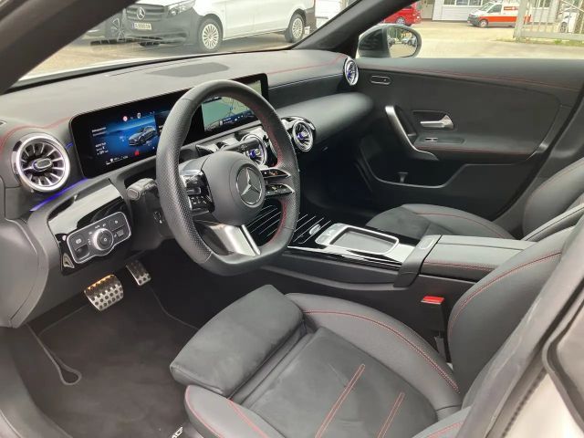 Mercedes-Benz CLA 200 AMG Line Shooting Brake