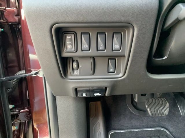 Renault Koleos Blue Initiale Paris