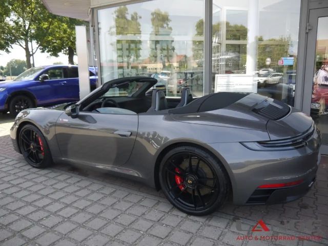 Porsche 992 Cabrio Carrera GTS