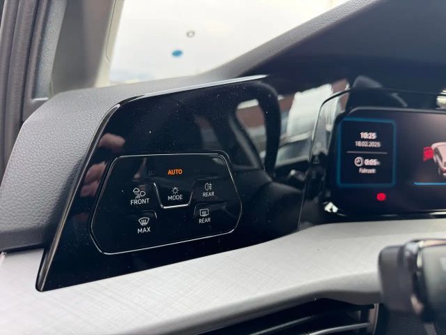 Volkswagen Golf Business DSG Variant